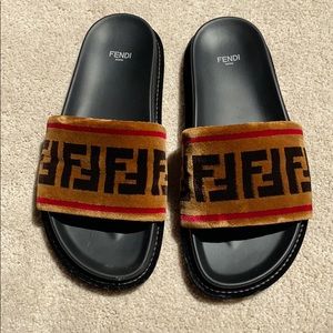 Fendi velvet Slides